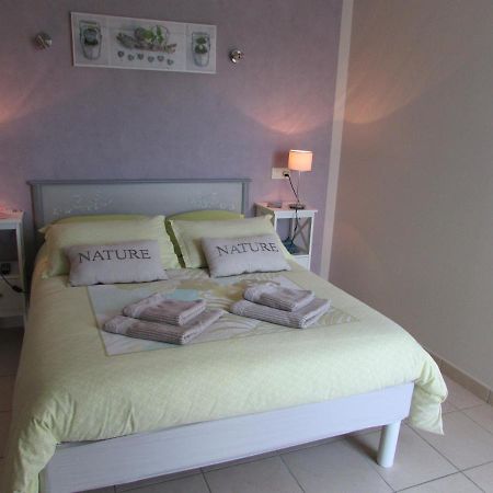 Chambre D'Hotes La Basse Gougeonniere Neuvy-en-Mauges 외부 사진